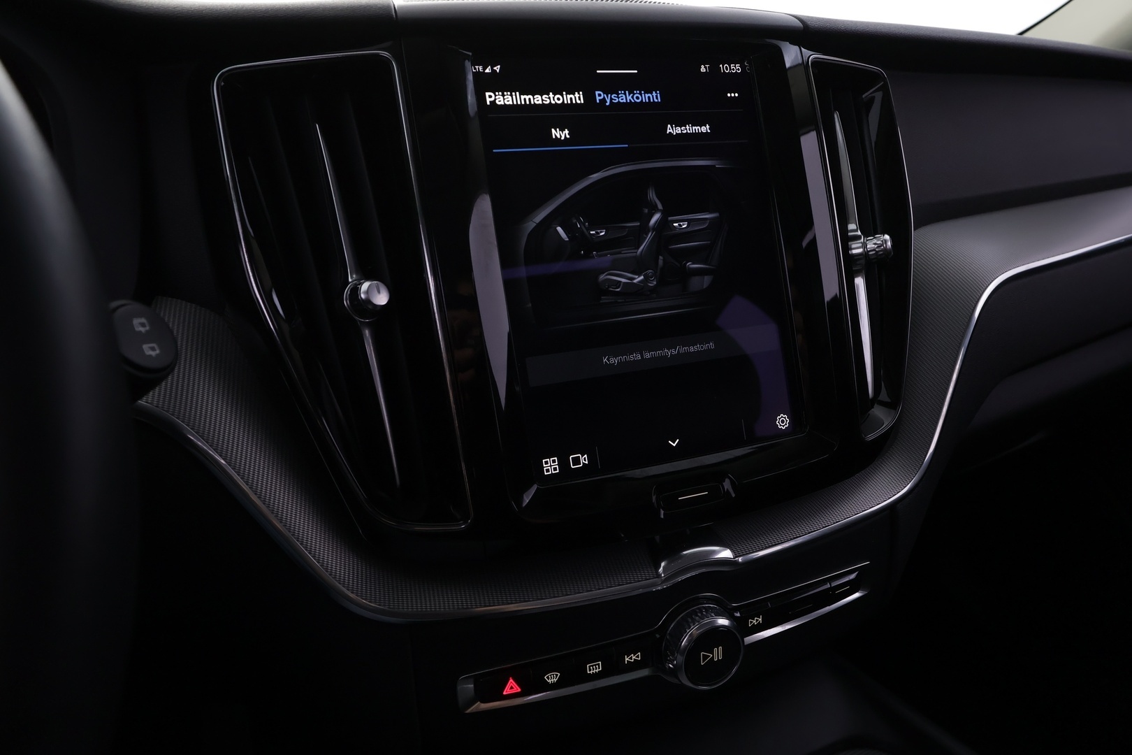 VOLVO XC60 2023