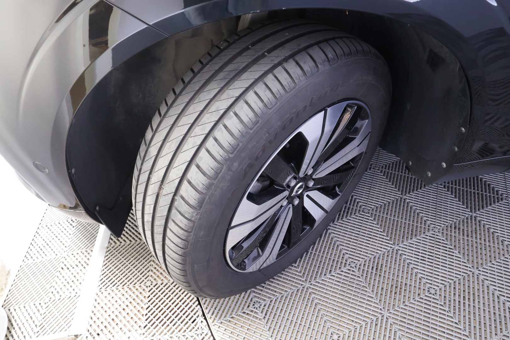 VOLVO XC60 2023