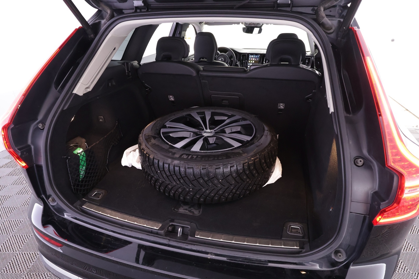 VOLVO XC60 2023