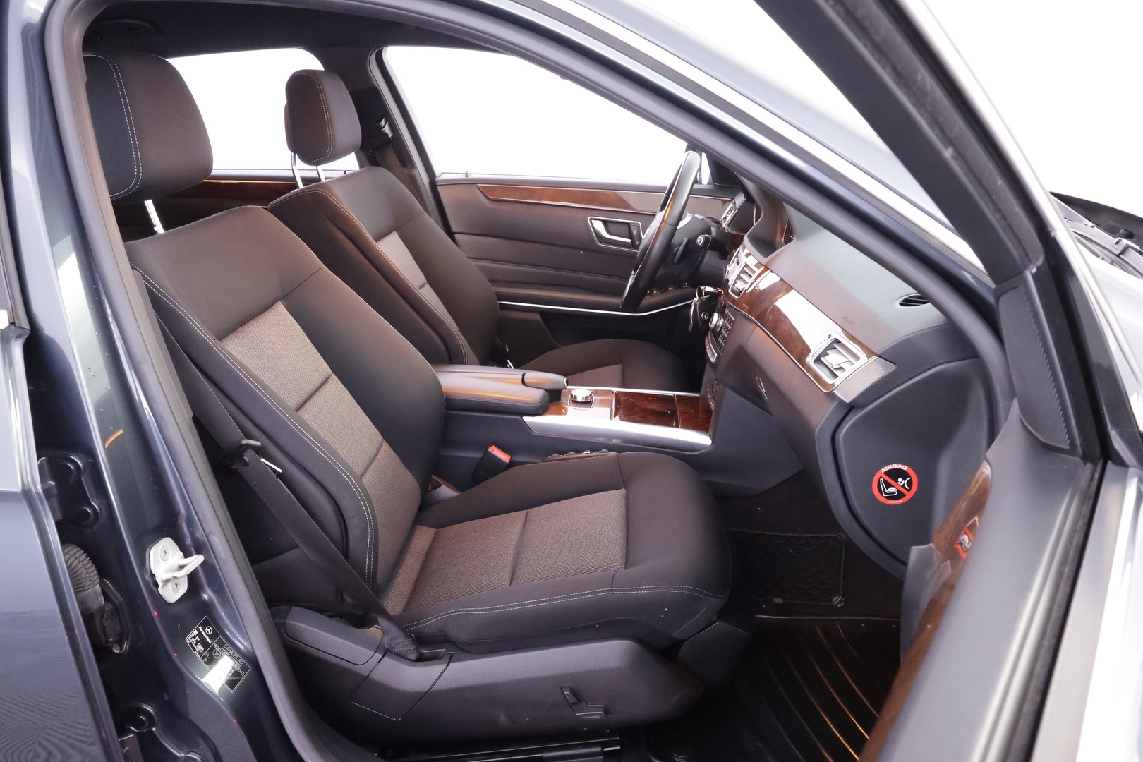 MERCEDES-BENZ E 2013