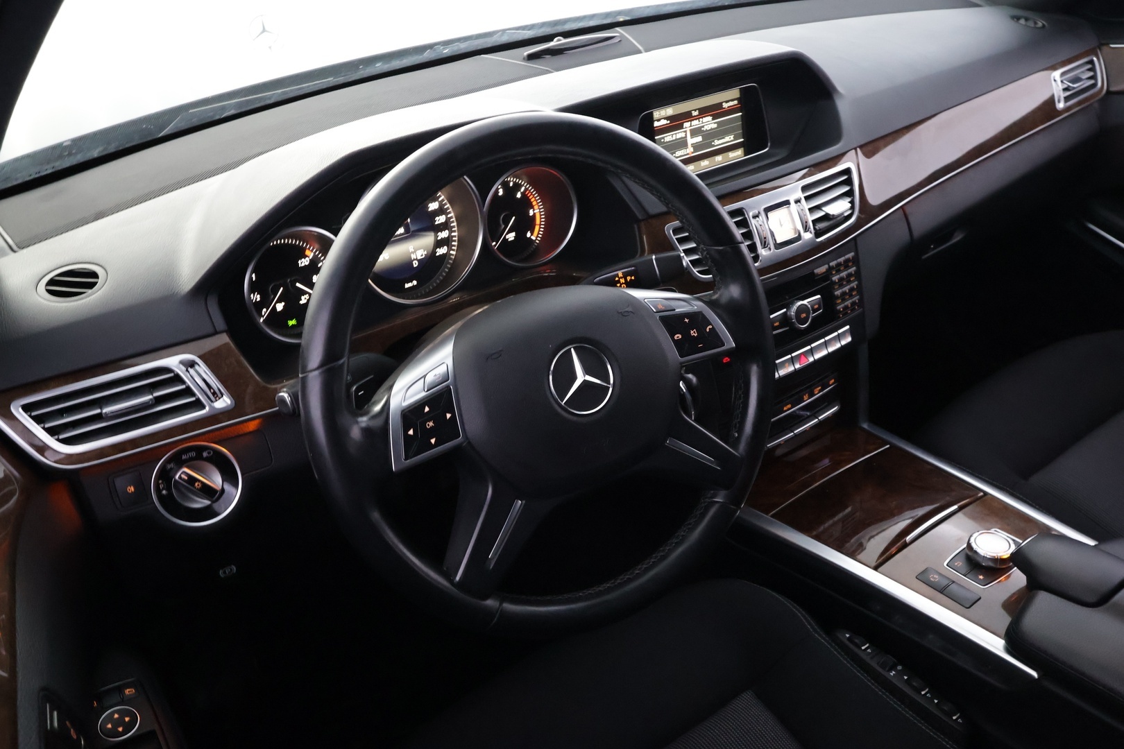 MERCEDES-BENZ E 2013