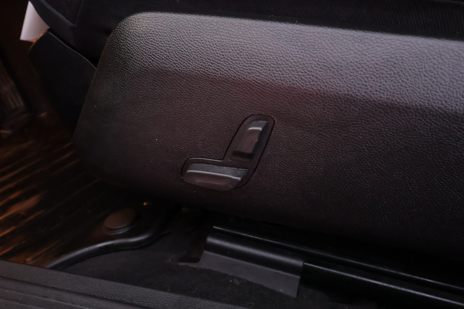 MERCEDES-BENZ E 2013