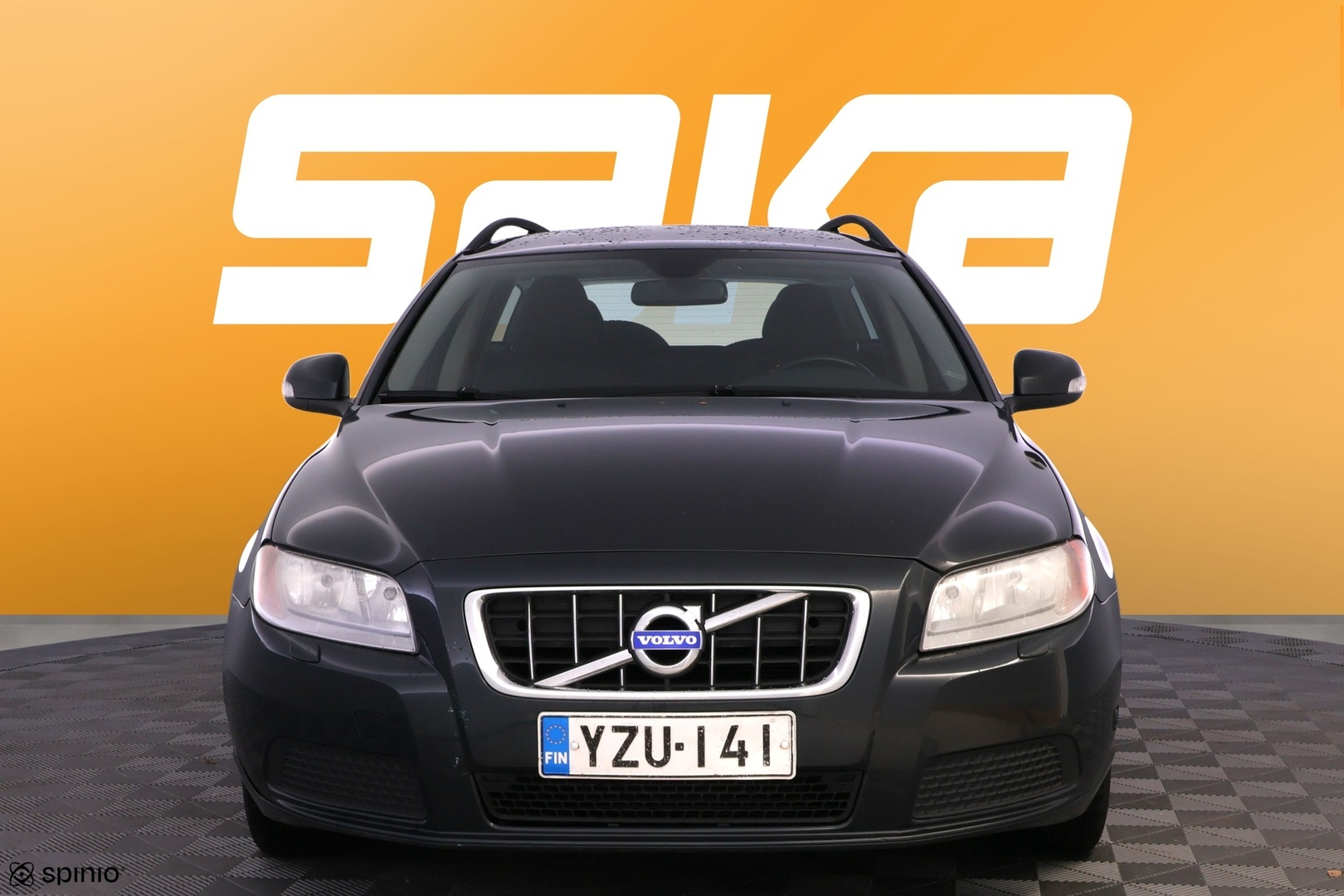 VOLVO V70 2011
