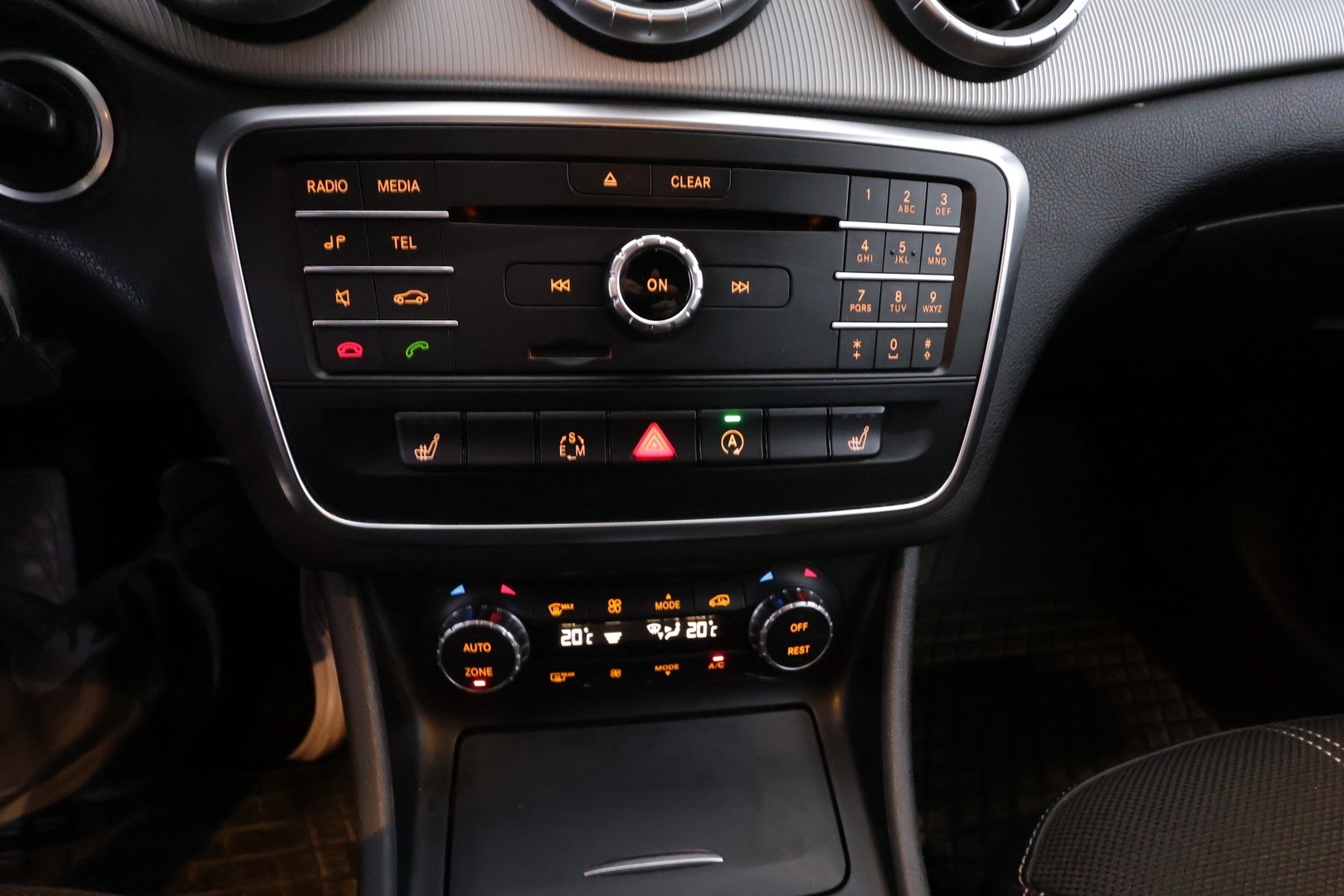 MERCEDES-BENZ CLA 2015