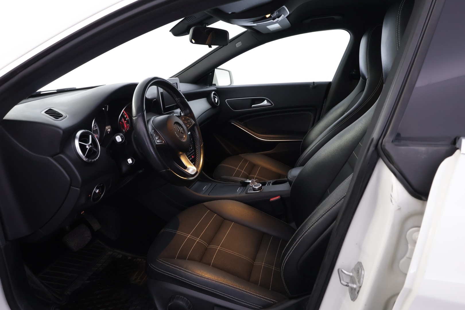 MERCEDES-BENZ CLA 2015