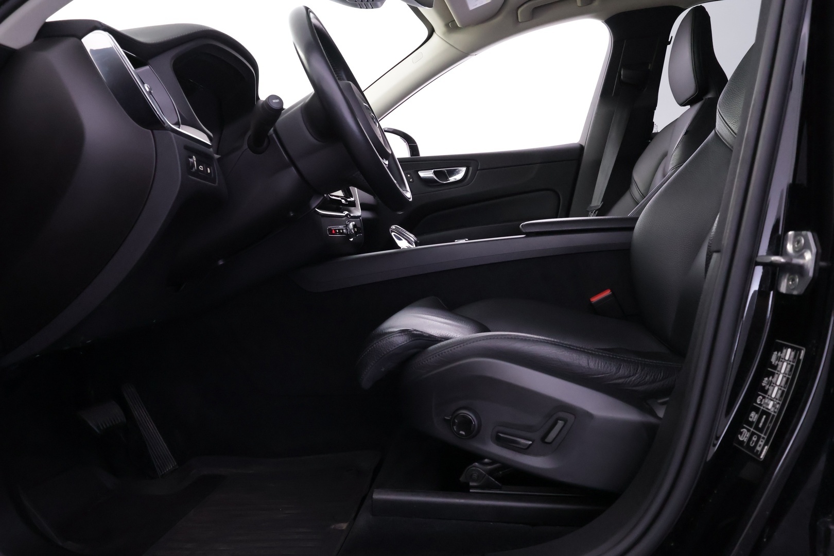 VOLVO XC60 2021