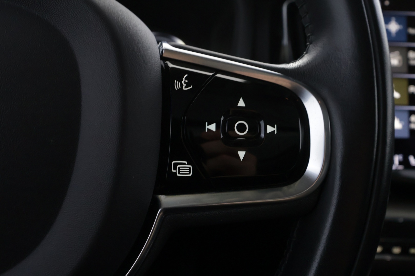 VOLVO XC60 2021