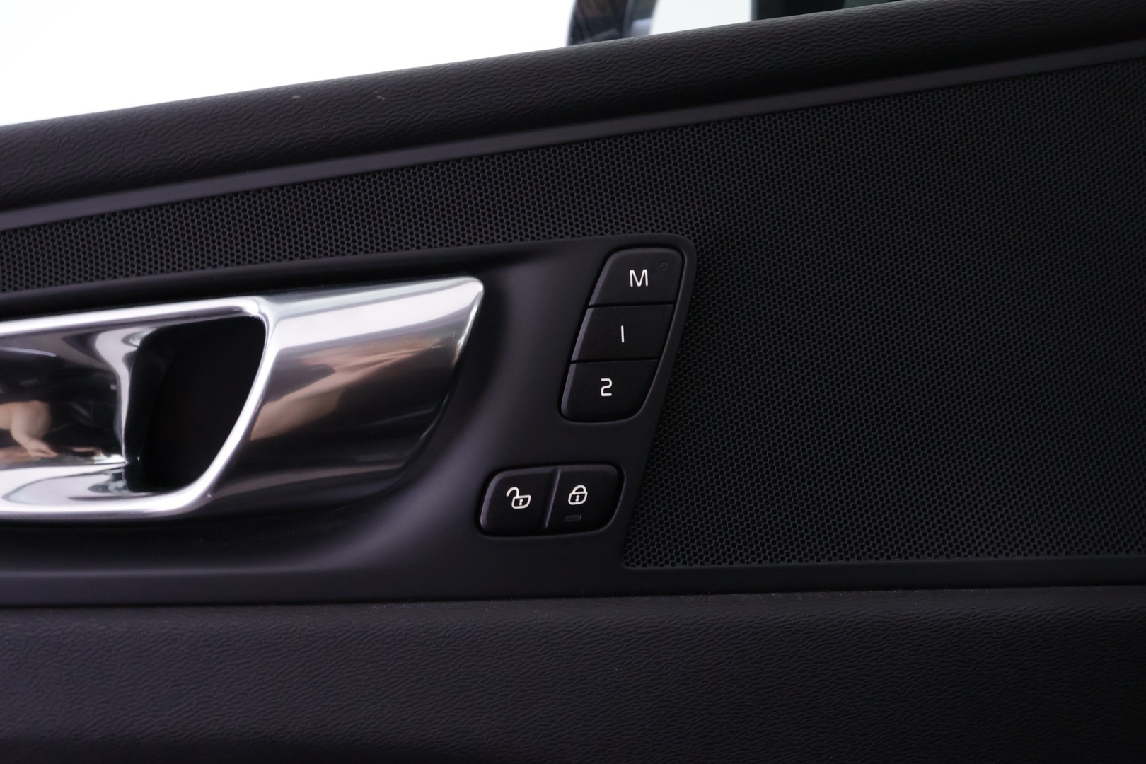 VOLVO XC60 2021