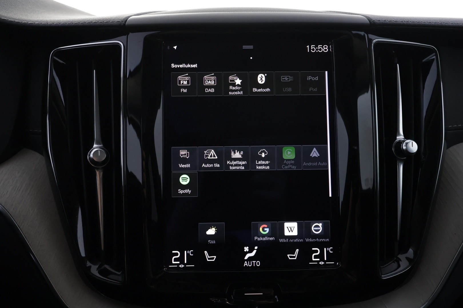 VOLVO XC60 2021