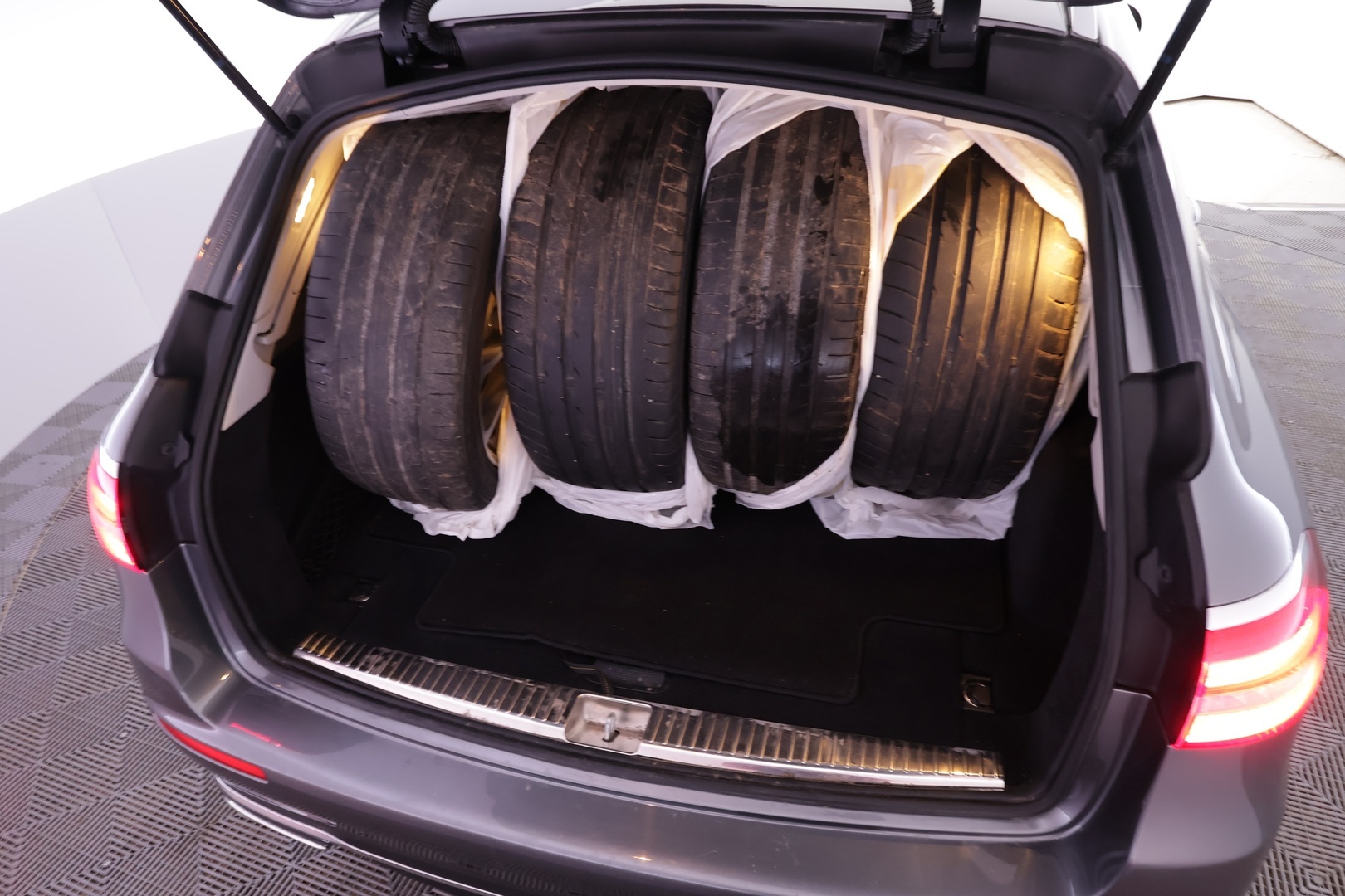 MERCEDES-BENZ E 2017