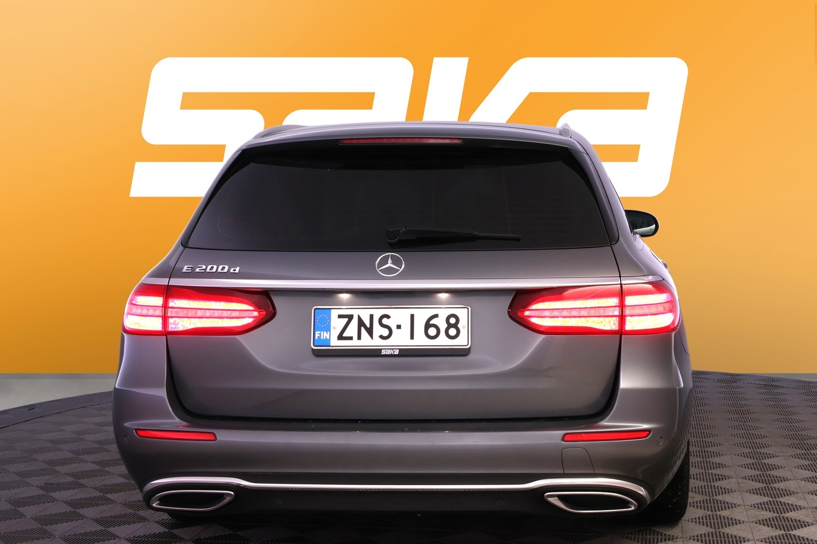 MERCEDES-BENZ E 2017