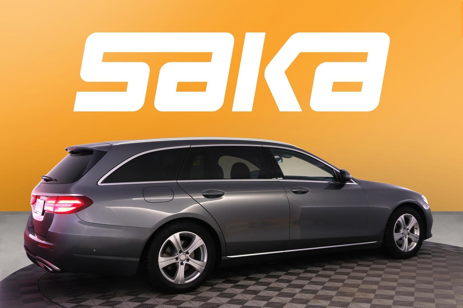 MERCEDES-BENZ E 2017