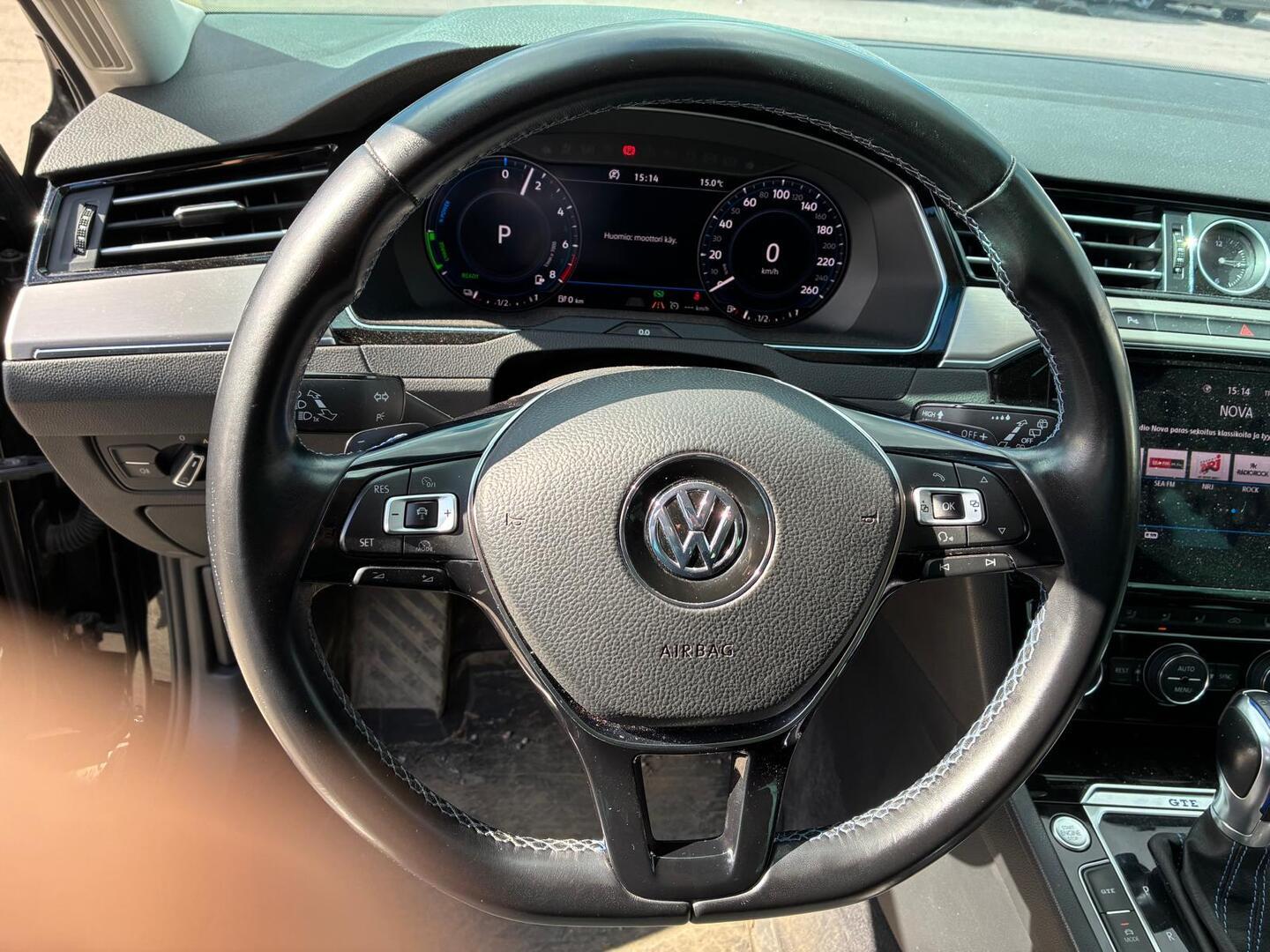 VOLKSWAGEN Passat 2018
