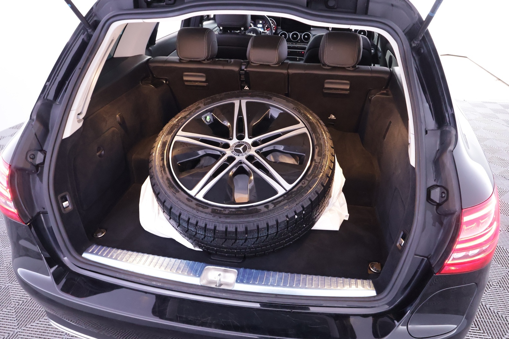MERCEDES-BENZ C 2020