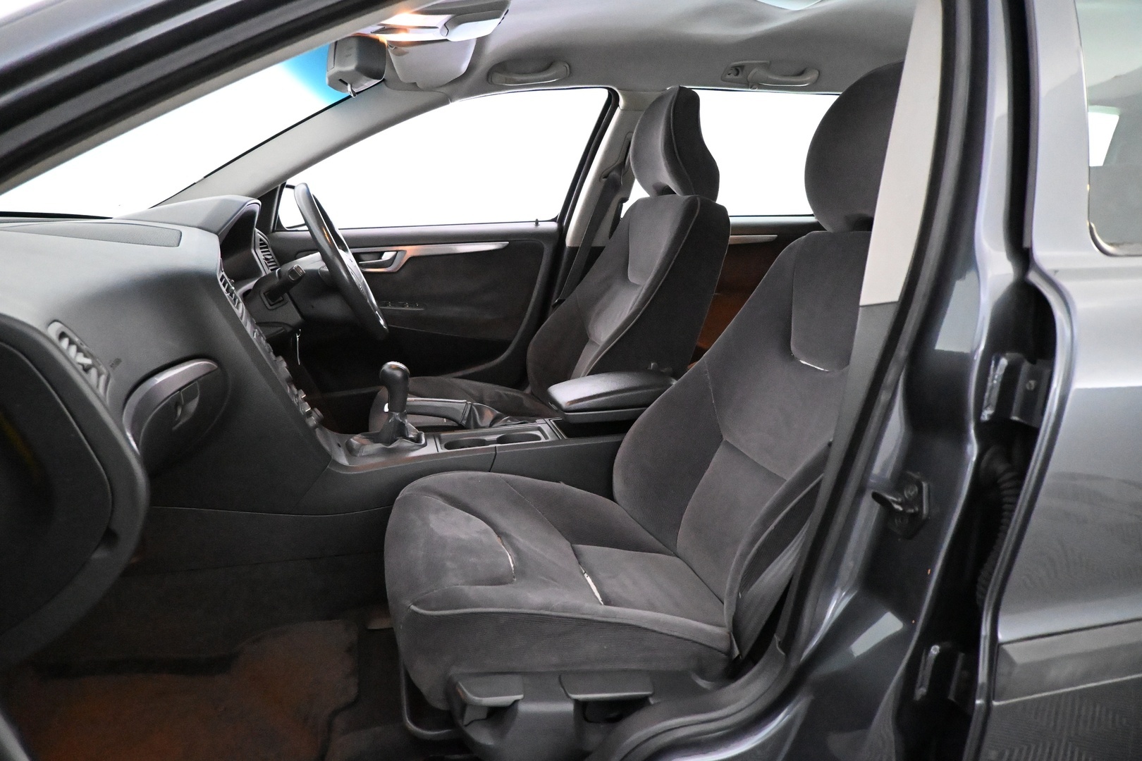 VOLVO V70 2003