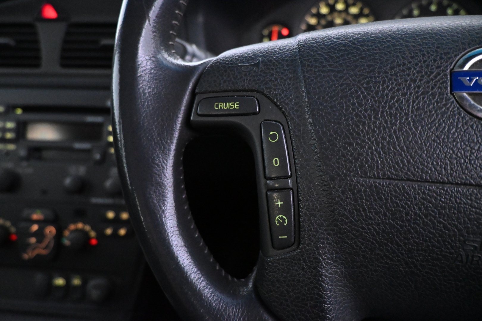 VOLVO V70 2003