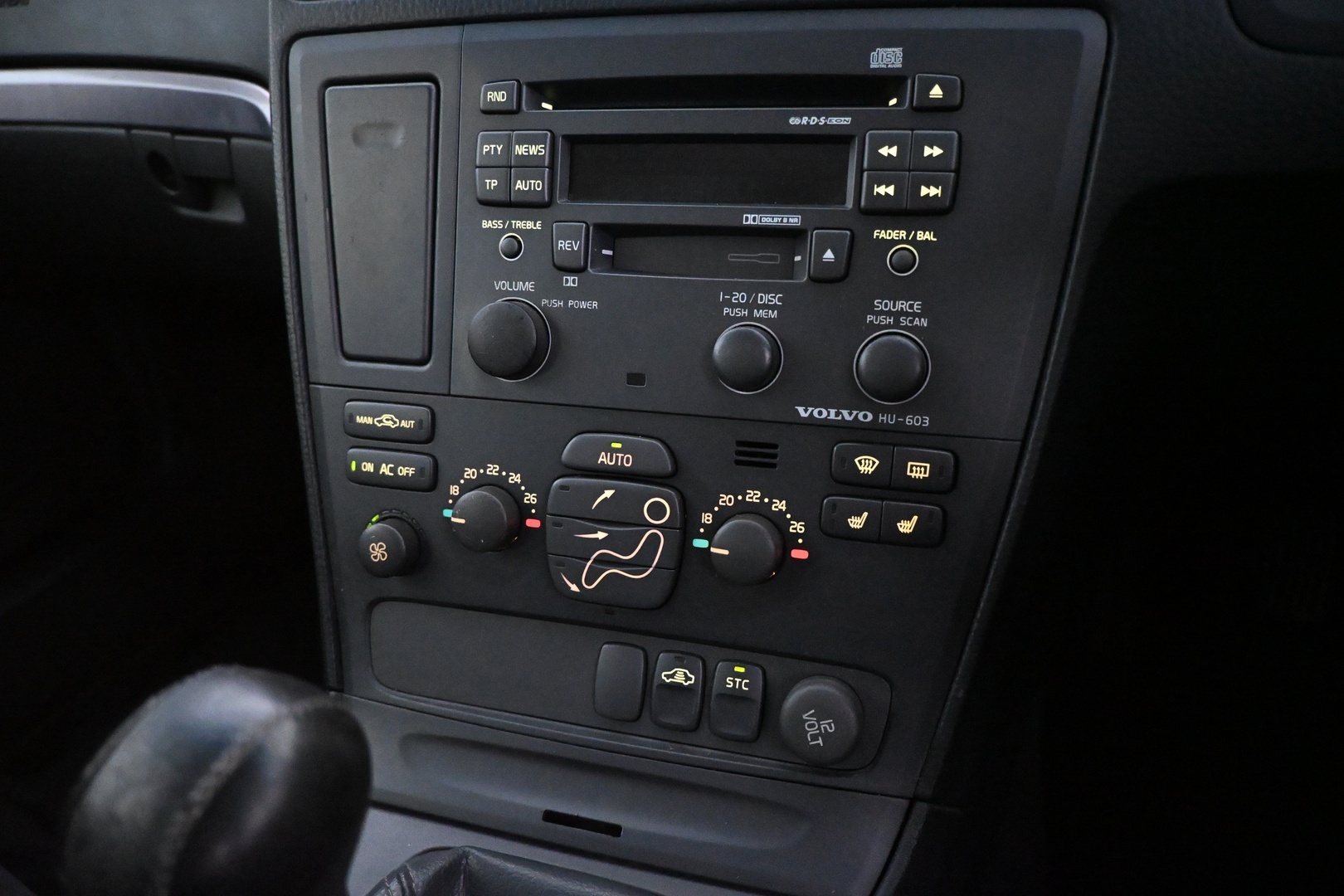 VOLVO V70 2003