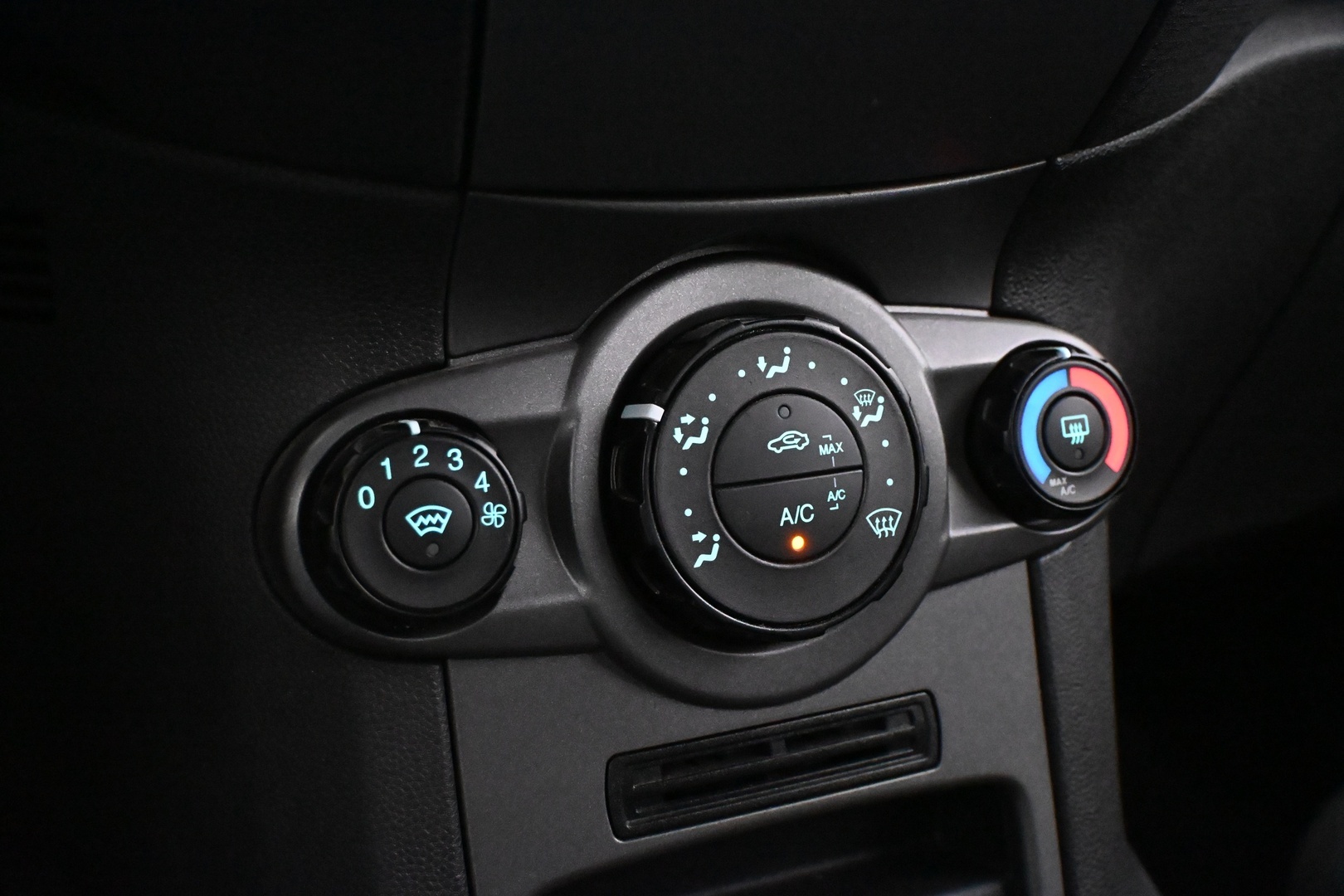 FORD Fiesta Van 2014