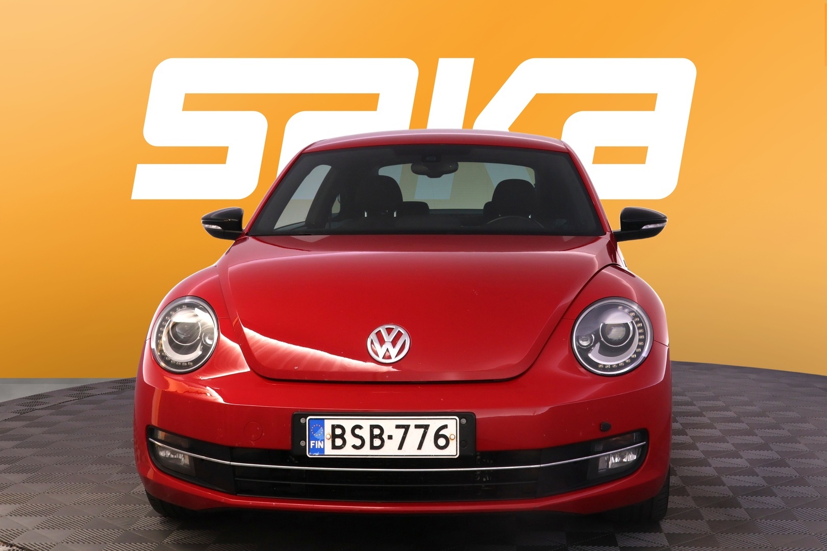 VOLKSWAGEN Beetle 2012