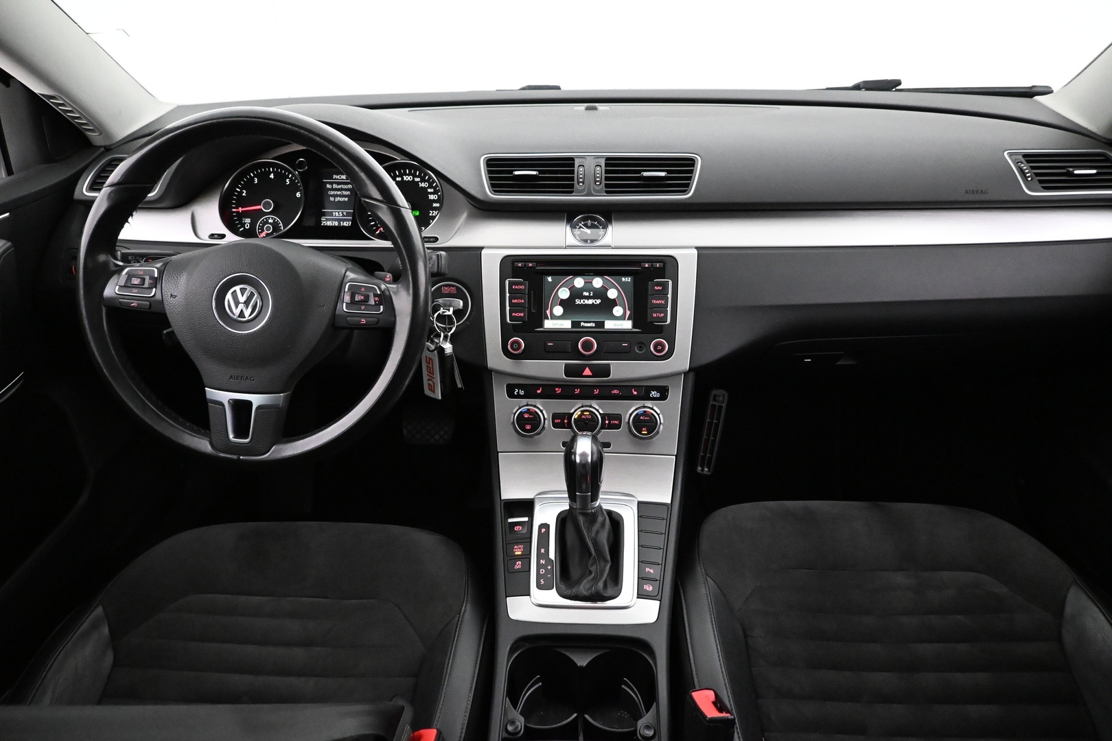 VOLKSWAGEN Passat 2012