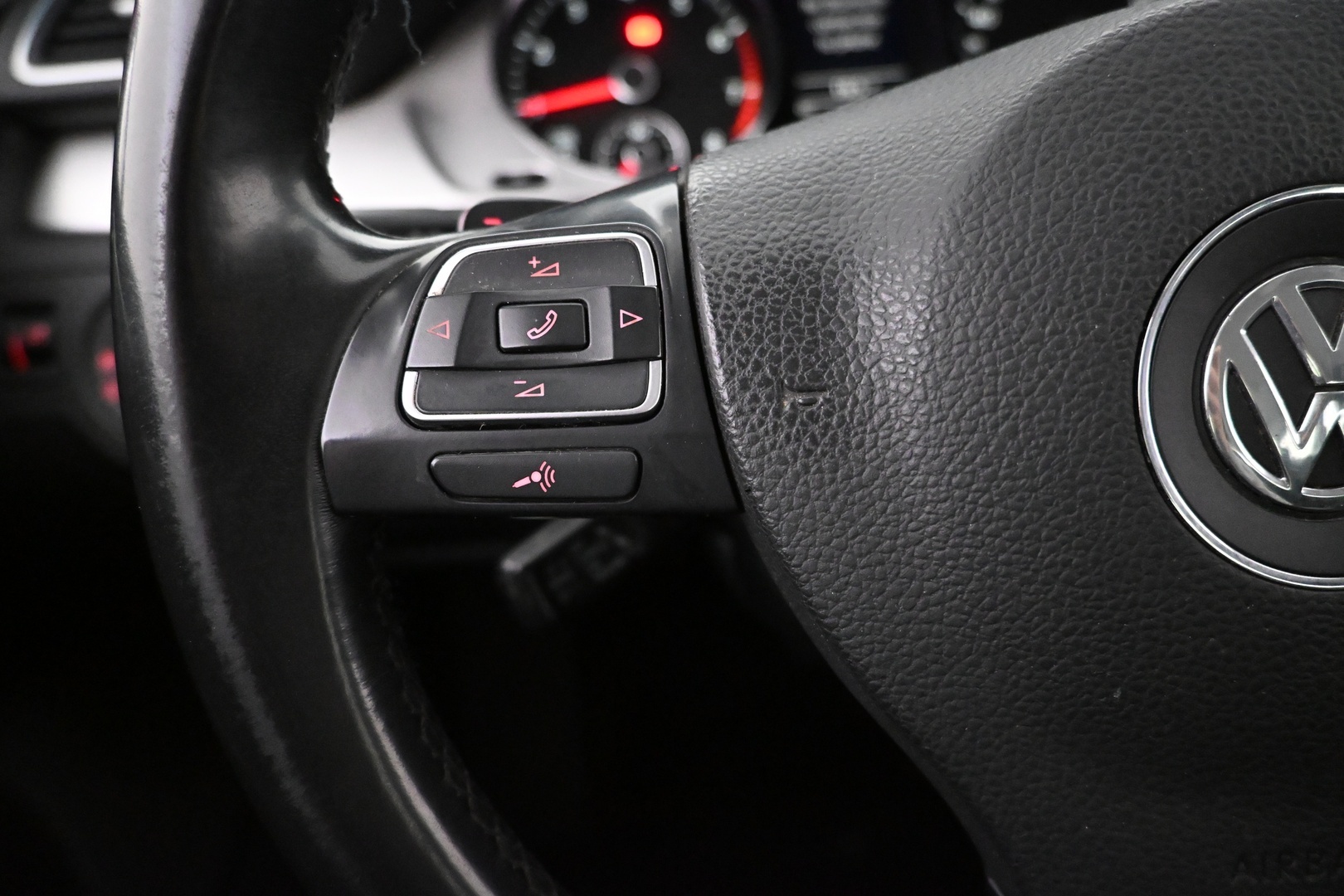 VOLKSWAGEN Passat 2012