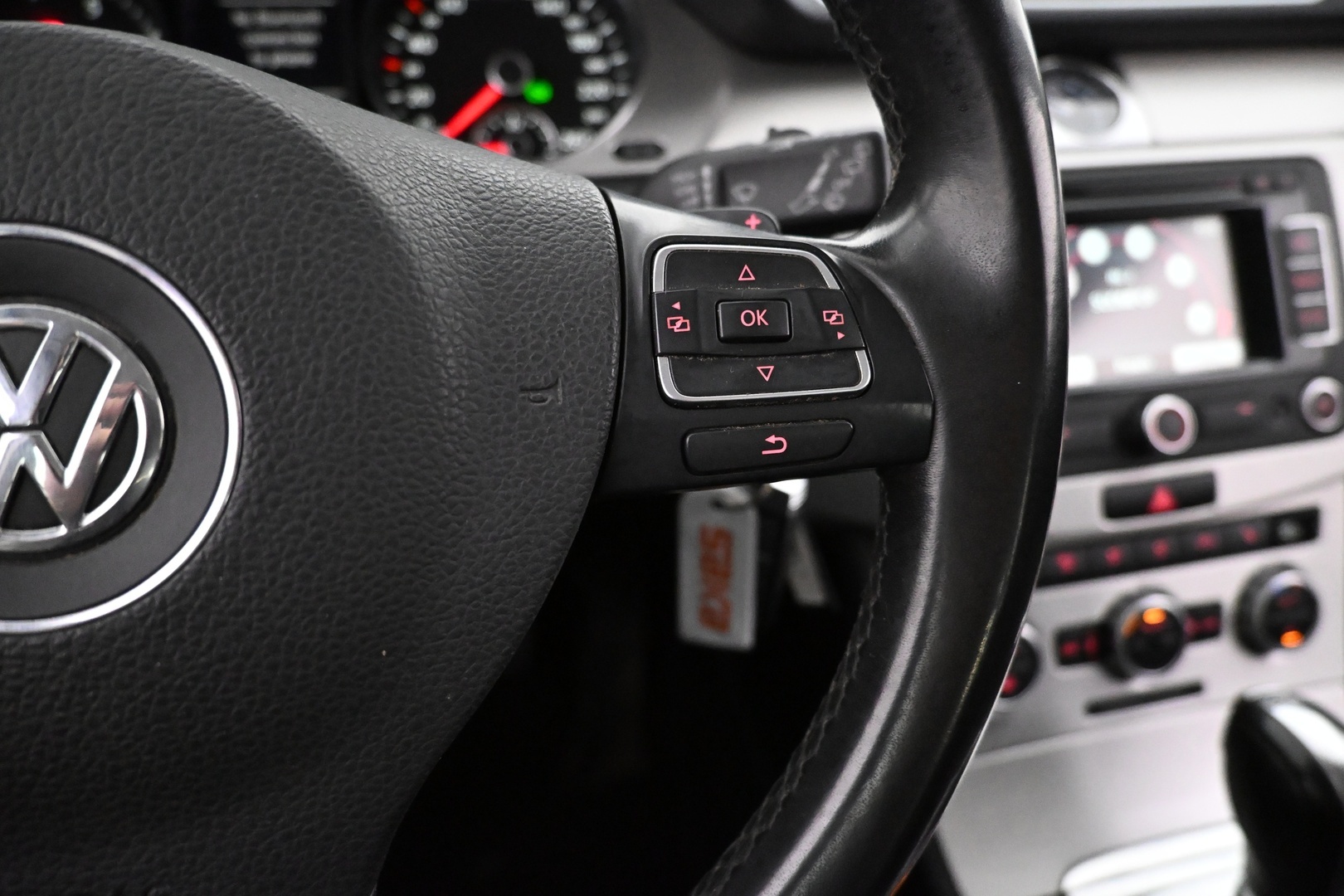 VOLKSWAGEN Passat 2012