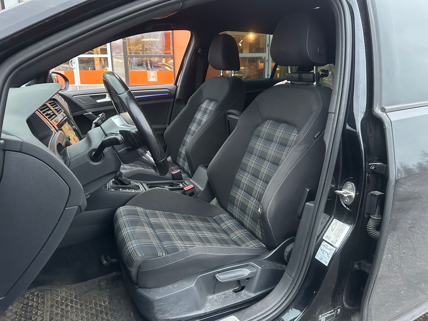 VOLKSWAGEN Golf 2017