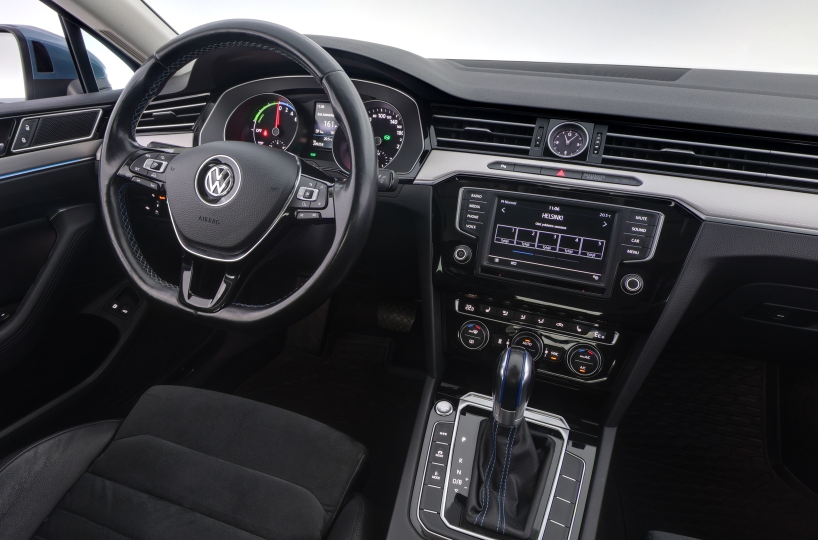 VOLKSWAGEN Passat 2016