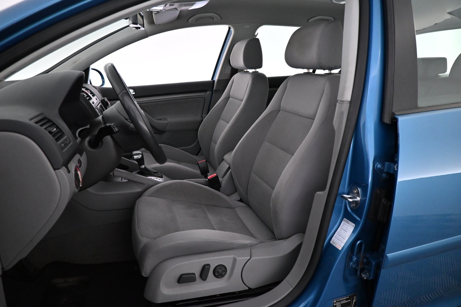 VOLKSWAGEN Golf 2005