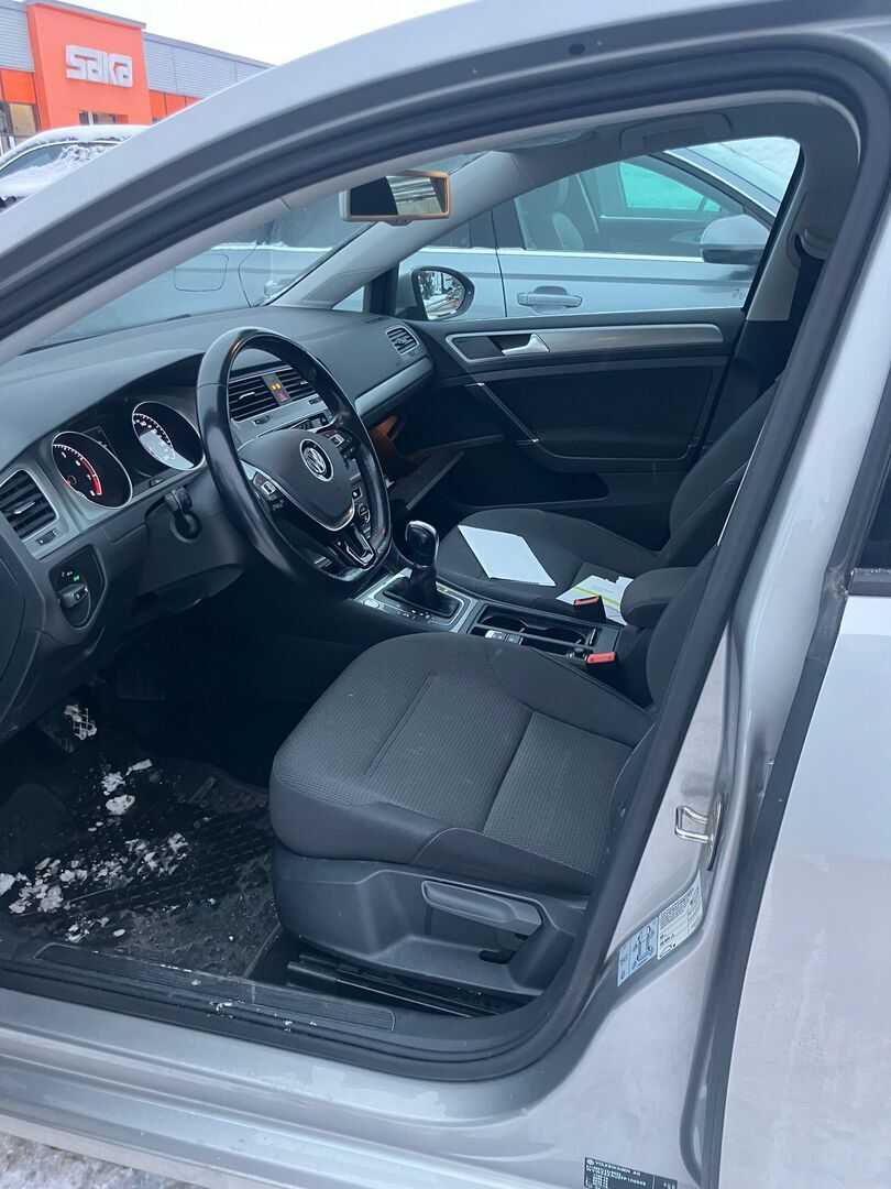 VOLKSWAGEN Golf 2015