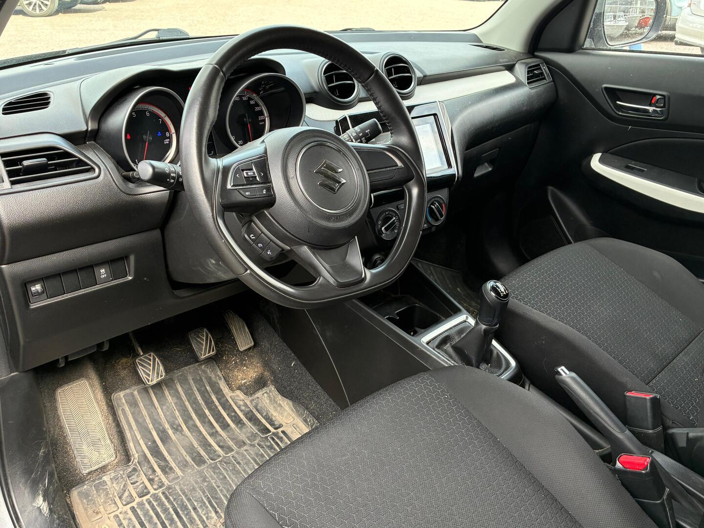 SUZUKI Swift 2018