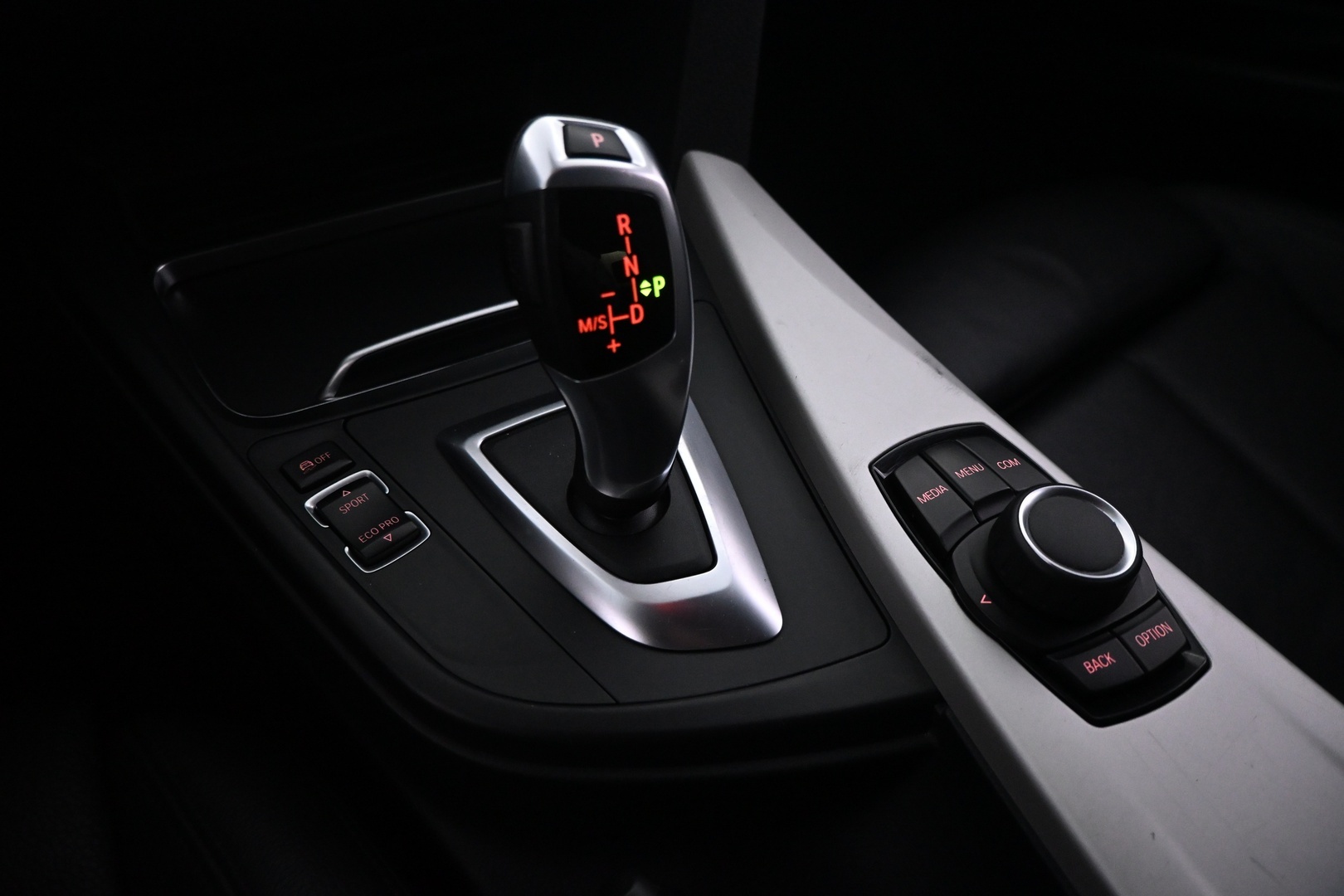 BMW 318 2018