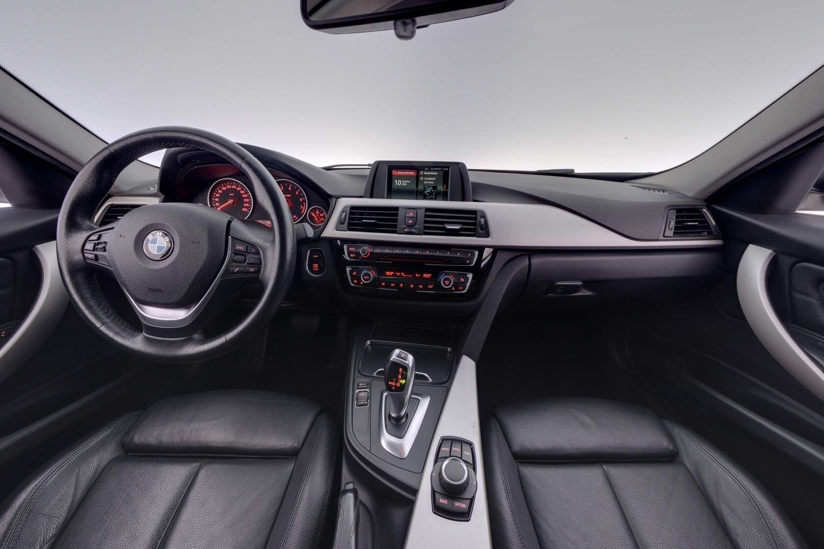 BMW 318 2018