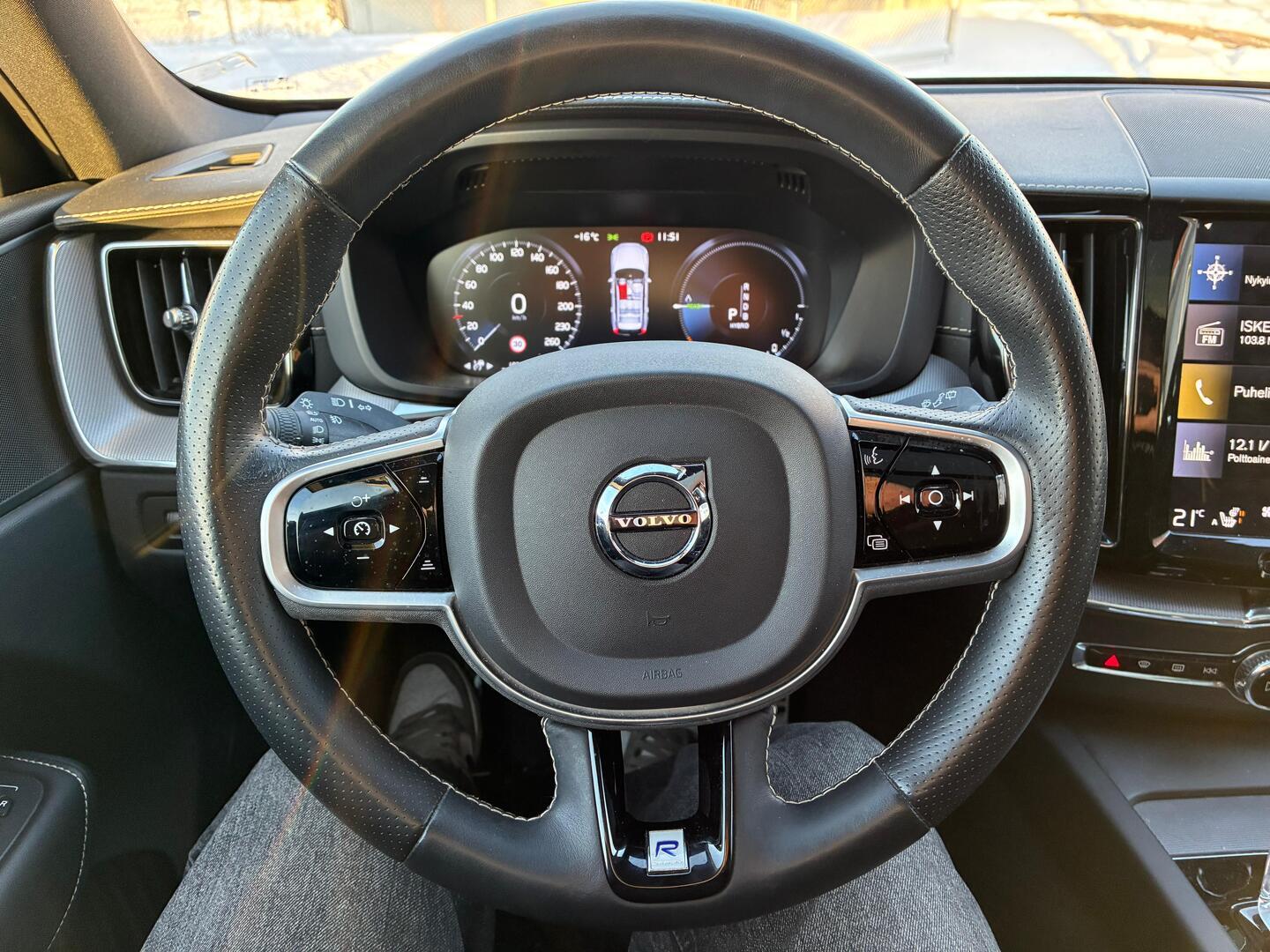 VOLVO XC60 2019