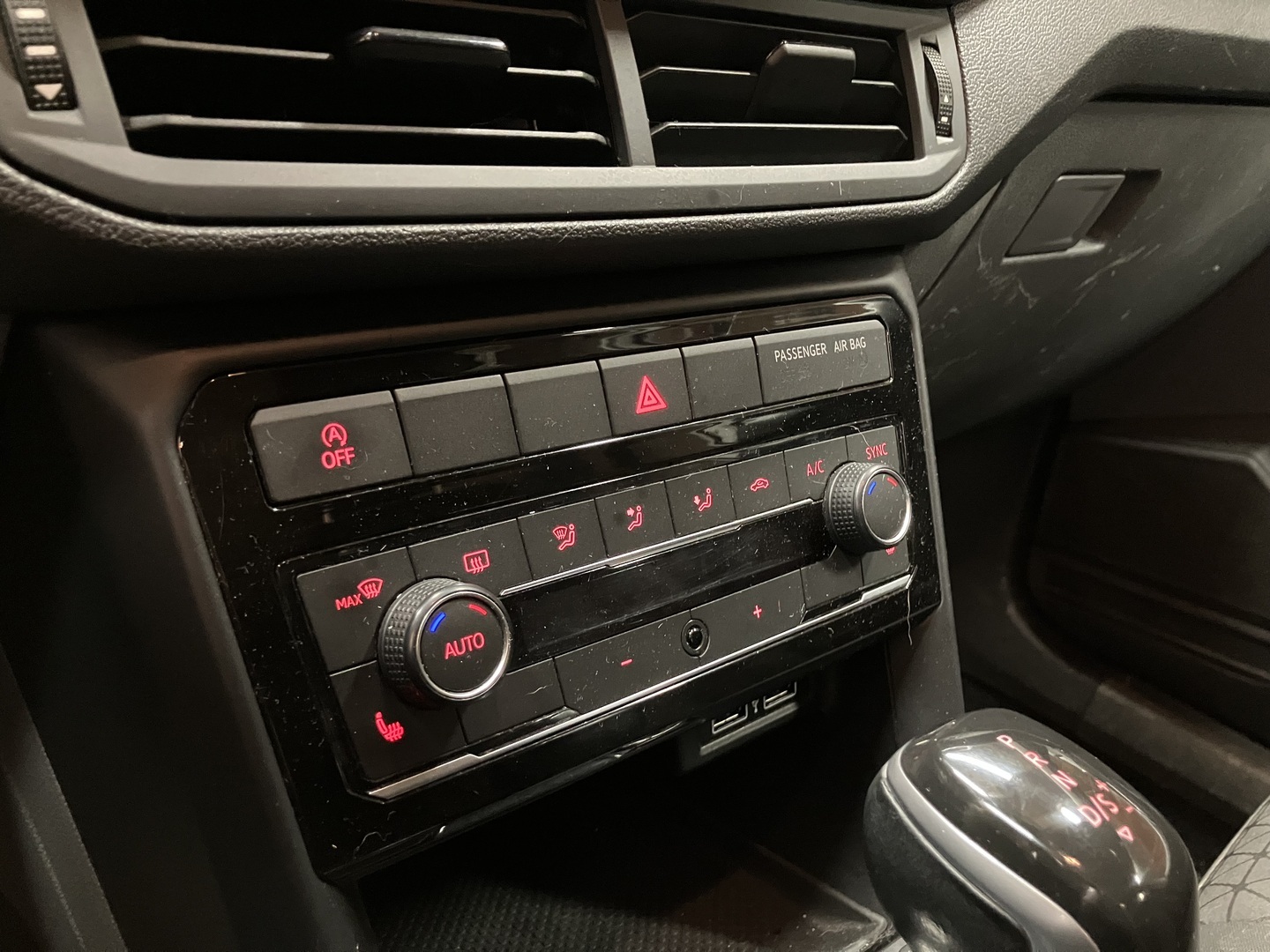 VOLKSWAGEN T-Cross 2019