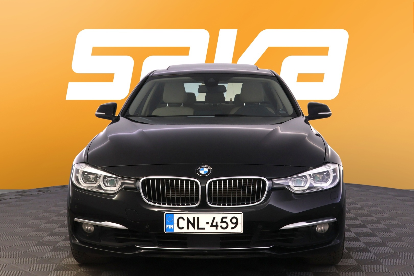BMW 330 2016