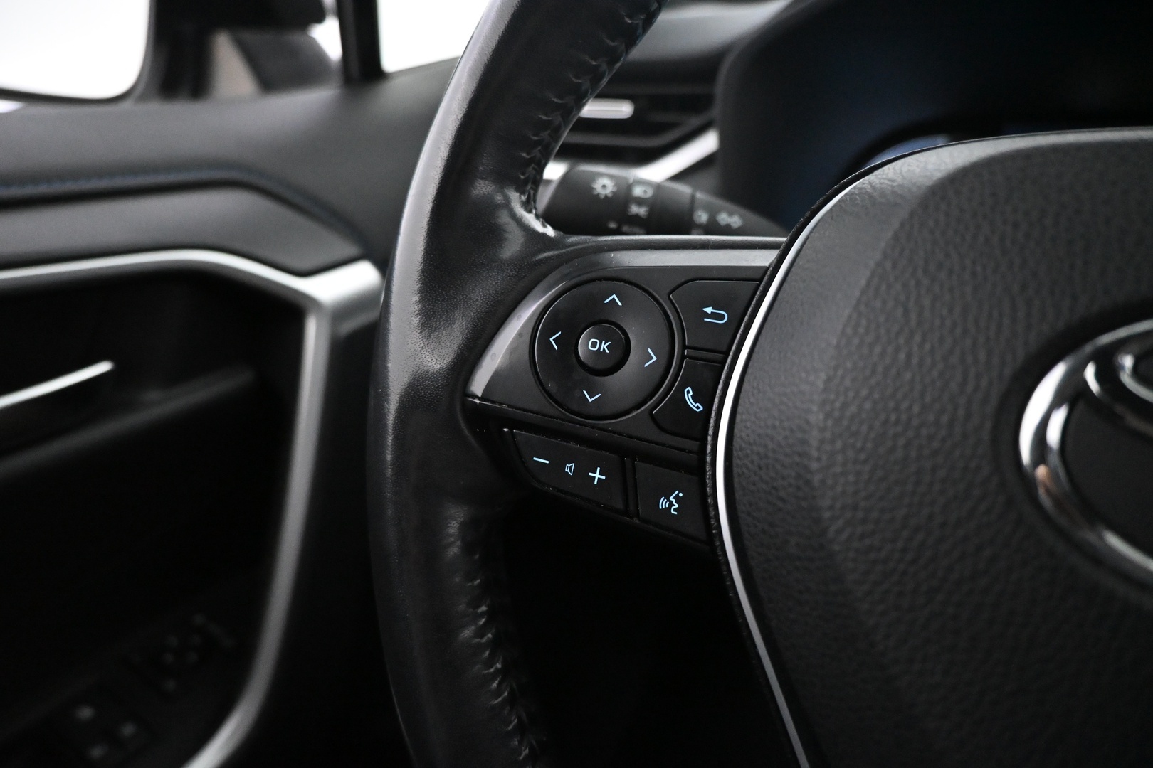 TOYOTA RAV4 2019