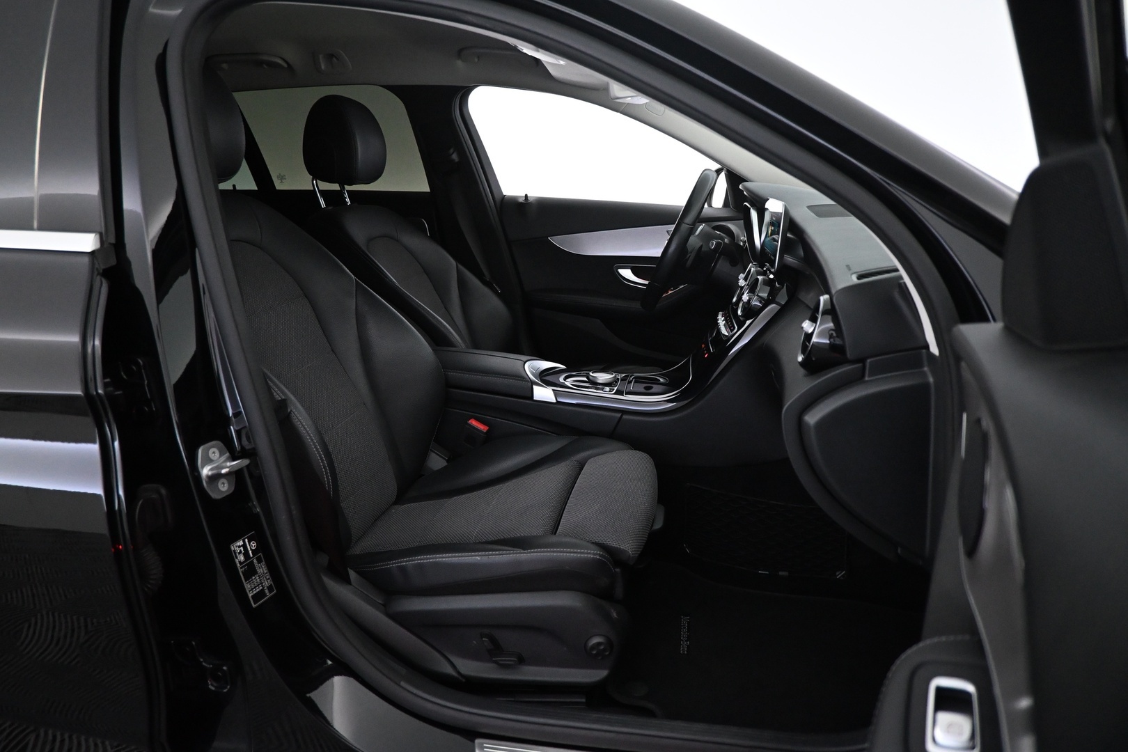 MERCEDES-BENZ C 2020