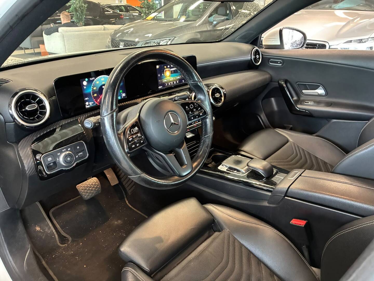MERCEDES-BENZ A 2020