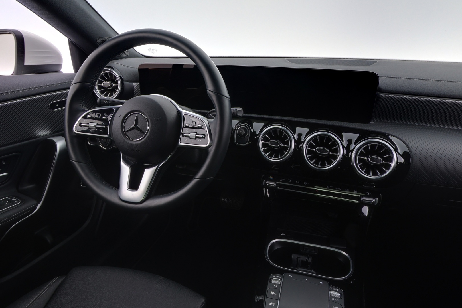 MERCEDES-BENZ CLA 2023