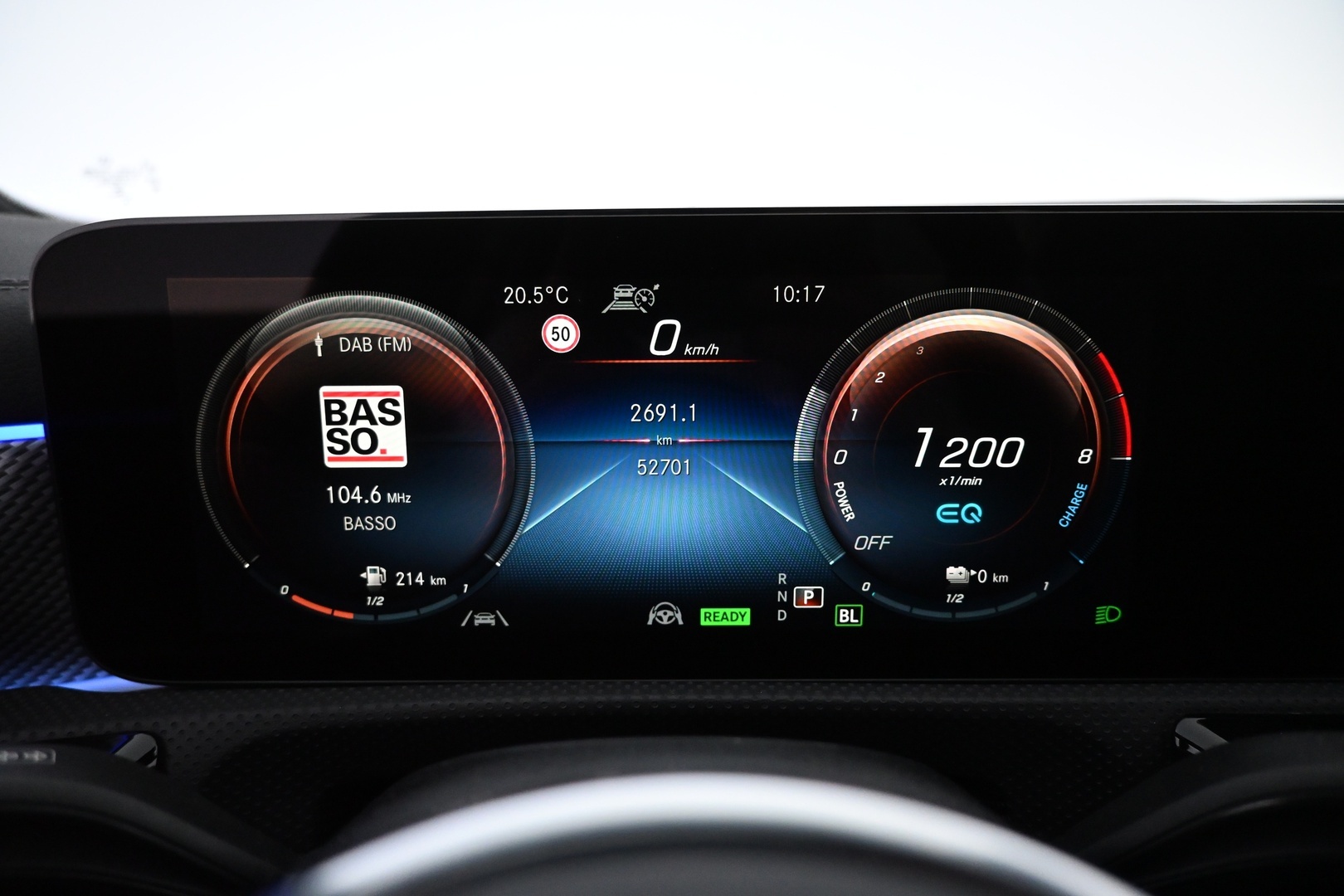 MERCEDES-BENZ CLA 2023