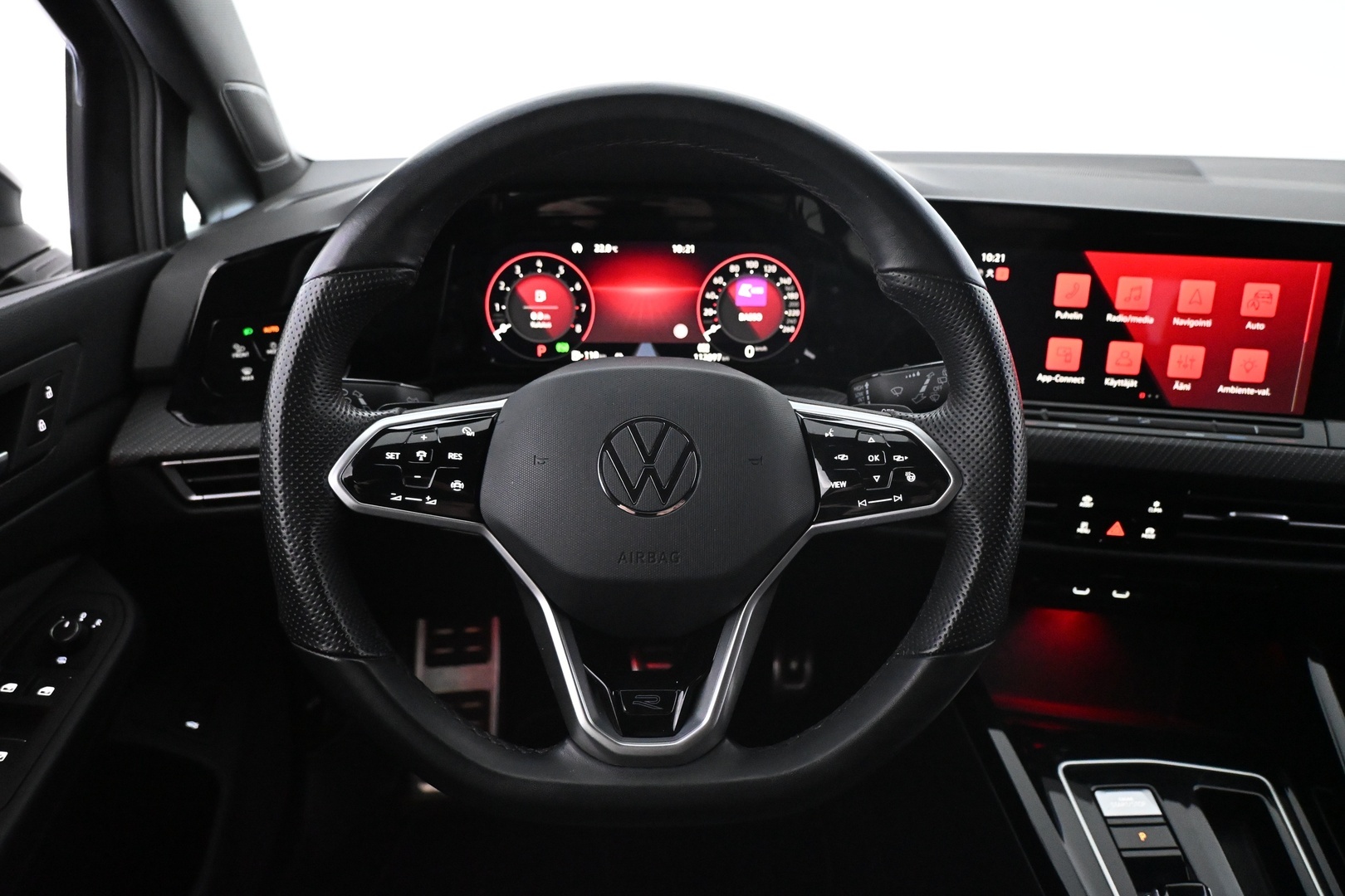 VOLKSWAGEN Golf 2023