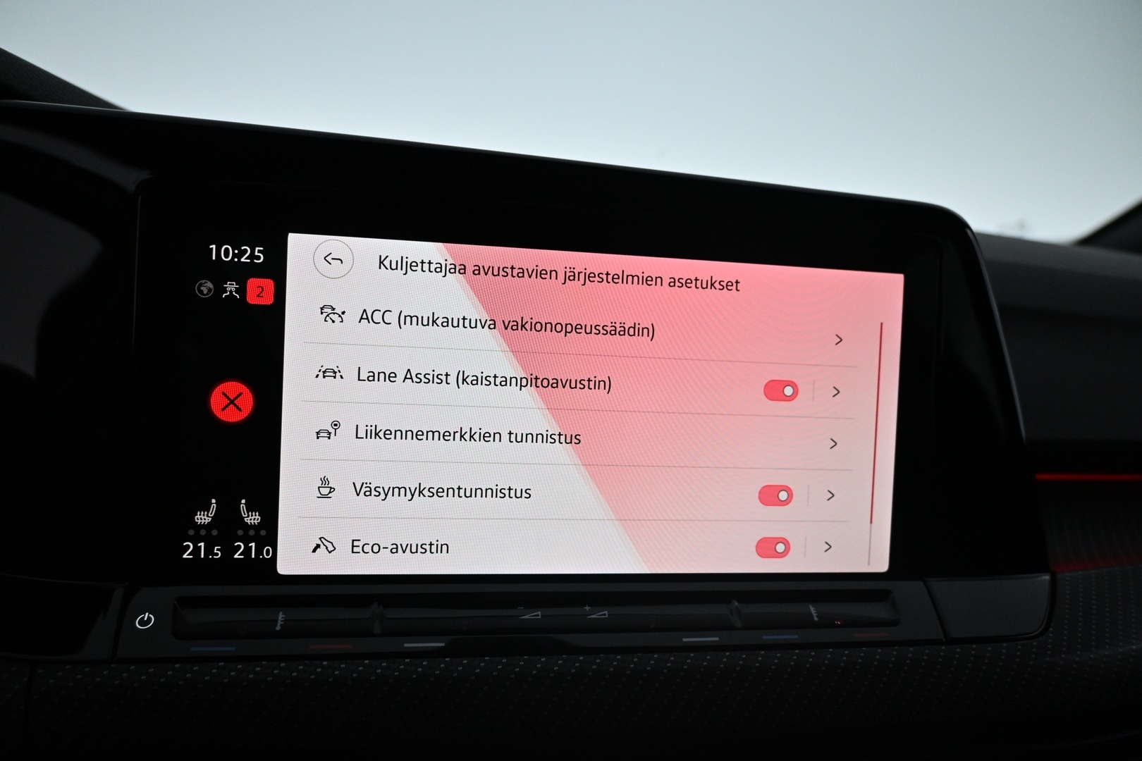 VOLKSWAGEN Golf 2023