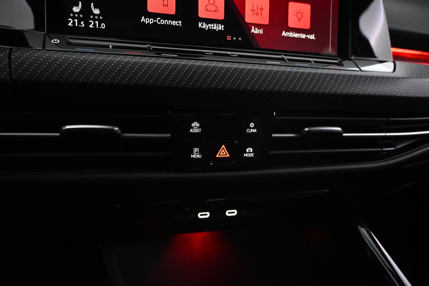 VOLKSWAGEN Golf 2023