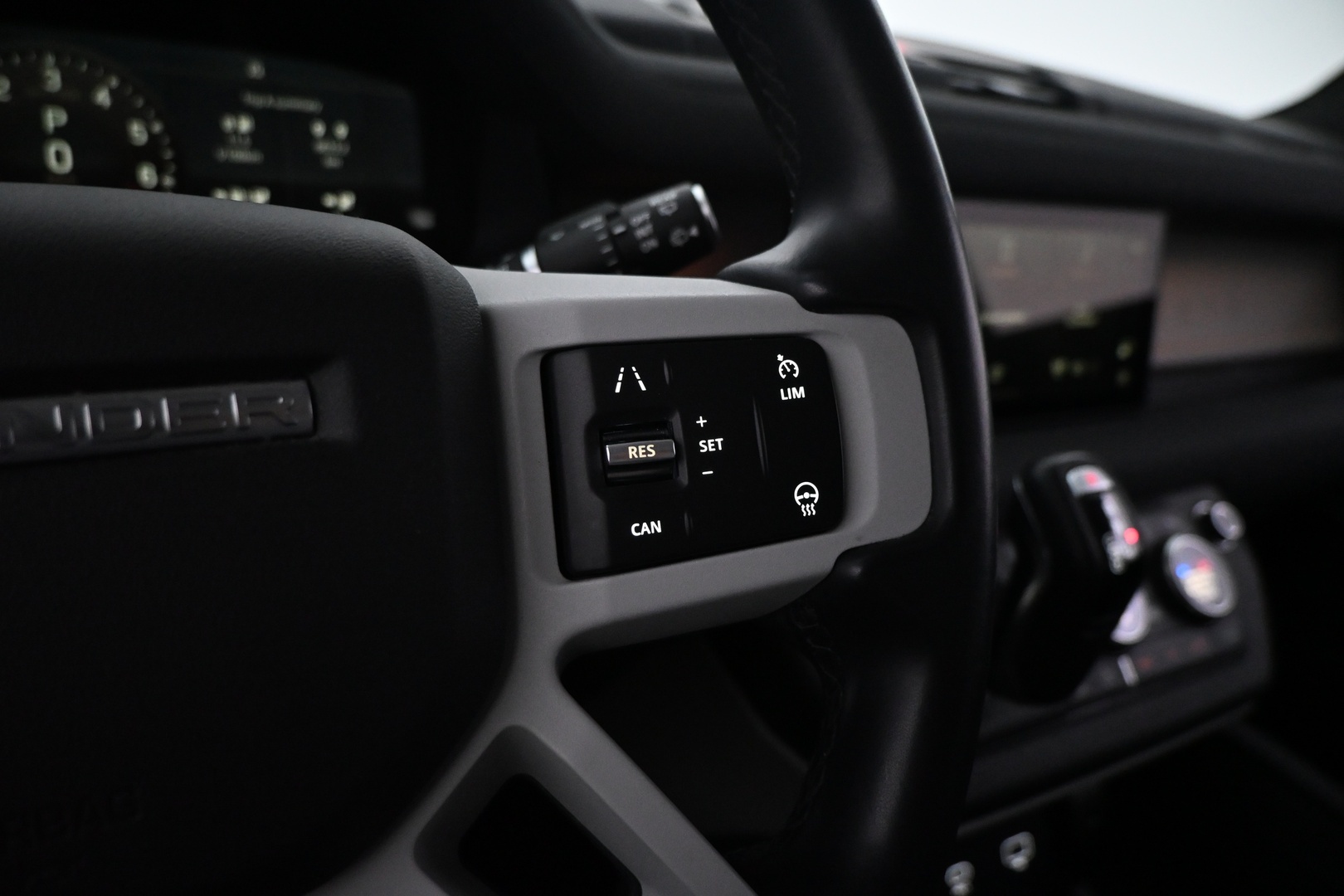 LAND ROVER Defender 2023