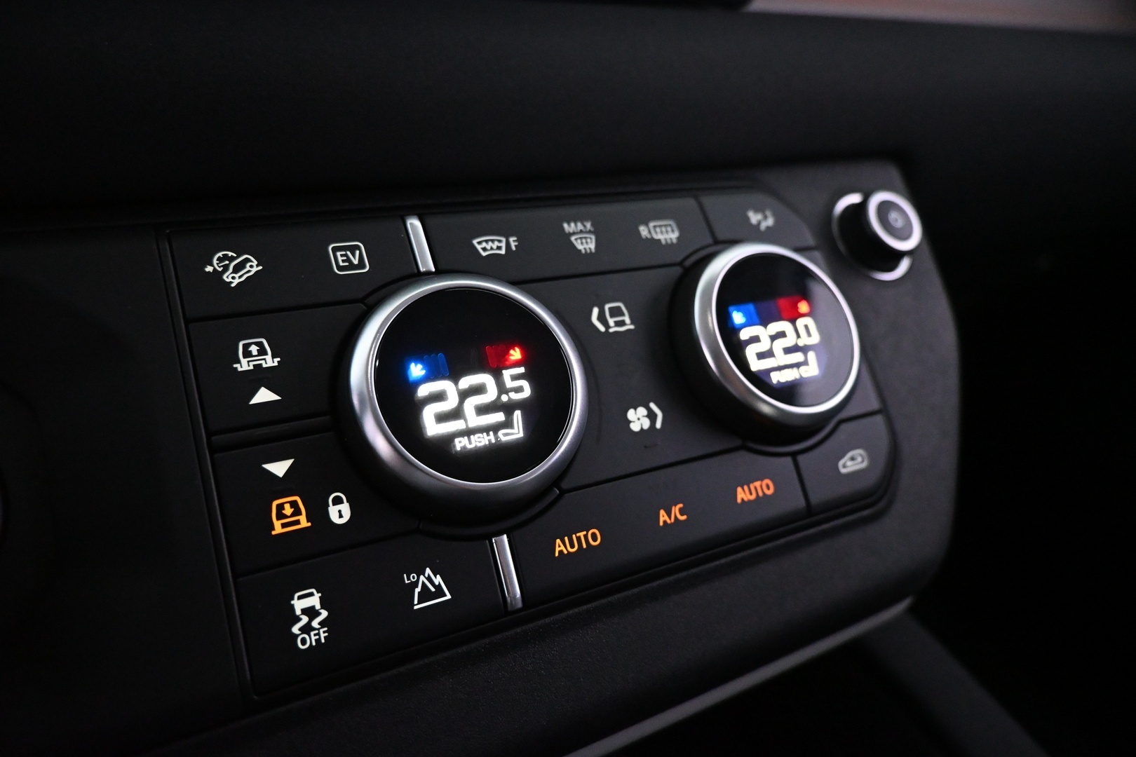 LAND ROVER Defender 2023