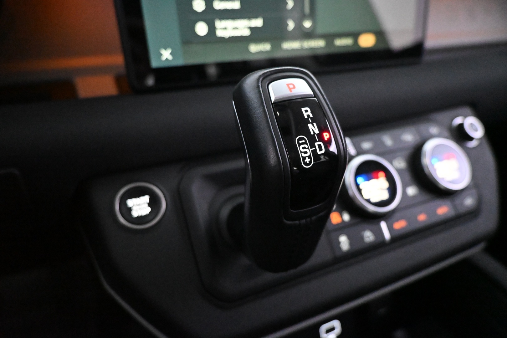 LAND ROVER Defender 2023