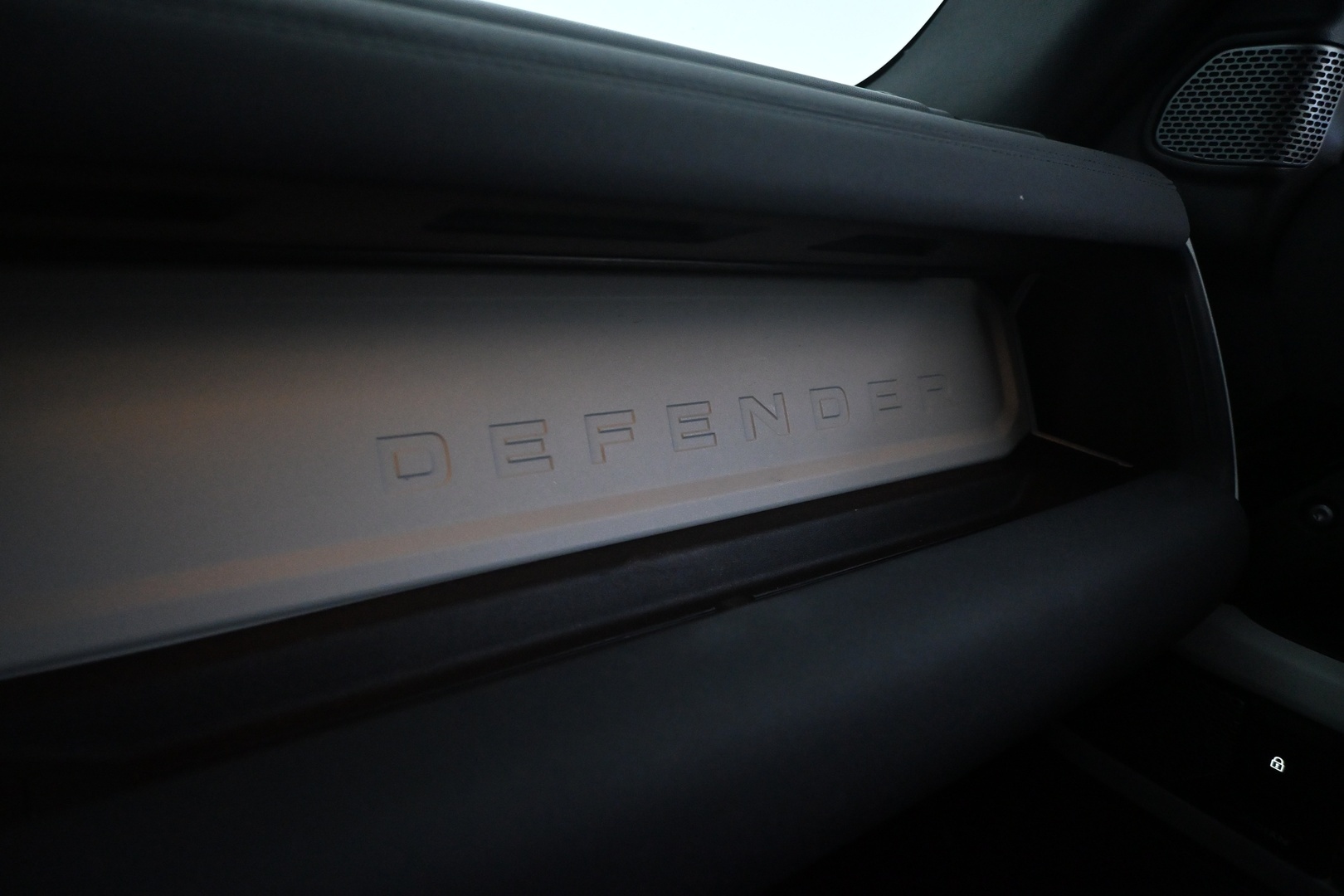 LAND ROVER Defender 2023