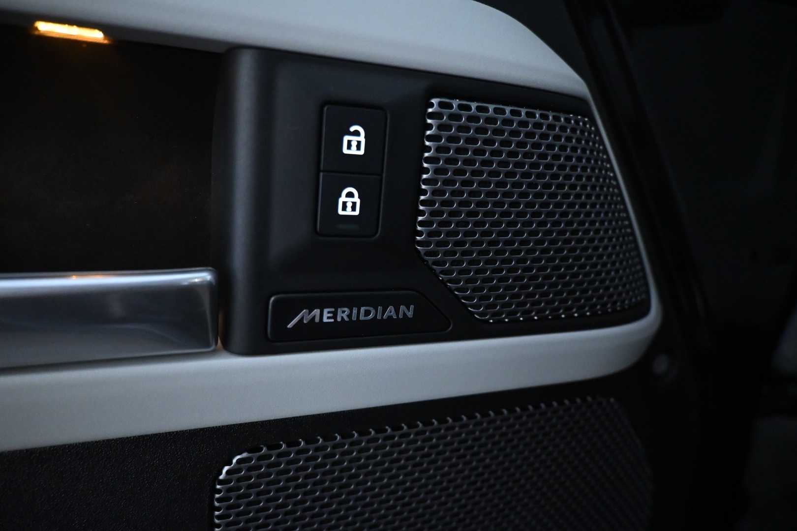 LAND ROVER Defender 2023