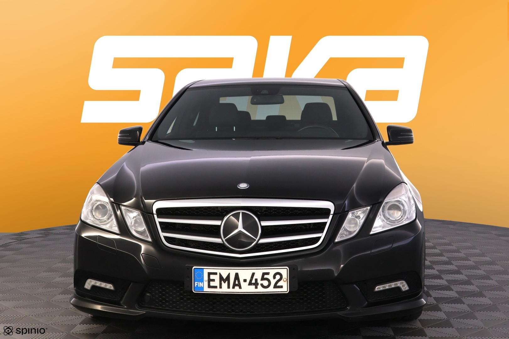 MERCEDES-BENZ E 2011